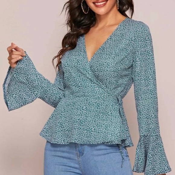 Tops - NWTT Flounce Sleeve Floral Print Wrap Blouse M